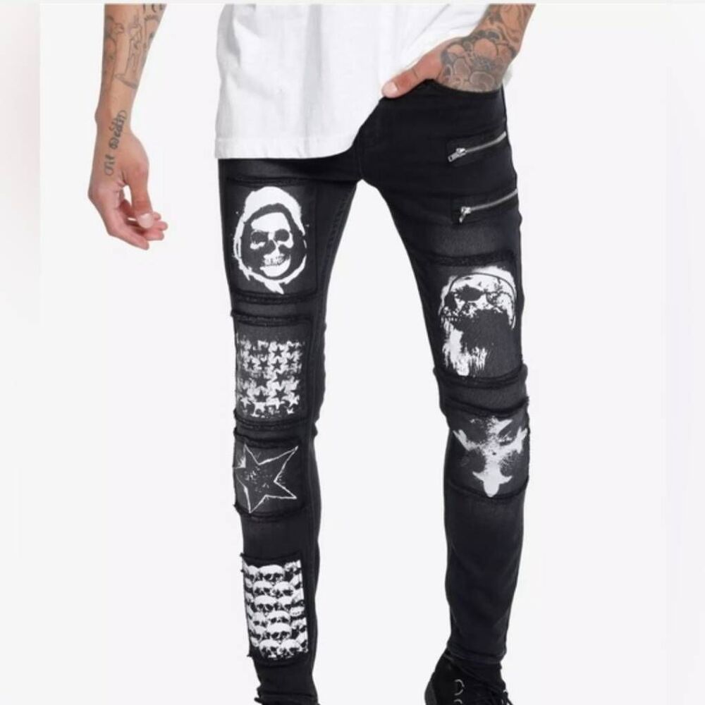 Hot Topic Stinger Skinny Jeans with Skull Patches